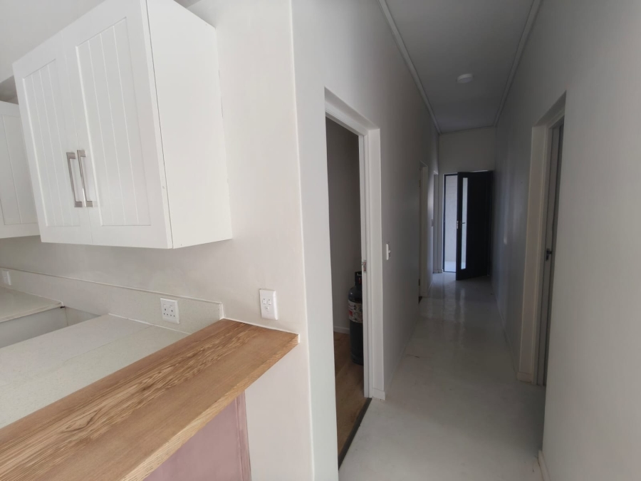 3 Bedroom Property for Sale in Sandbaai Western Cape